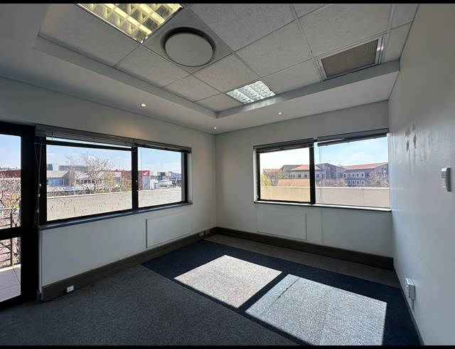 703M² OFFICE TO LET IN CENTURION CENTRAL